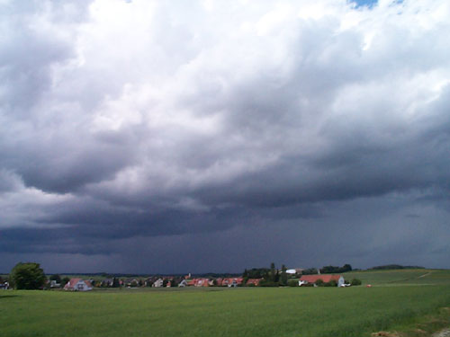 Kompakte Gewitterwolken