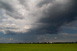 Am spten Nachmittag entsteht ein kleinrumiges Gewitter ber Mnchen