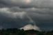 Bodennahe Wolken steigen auf